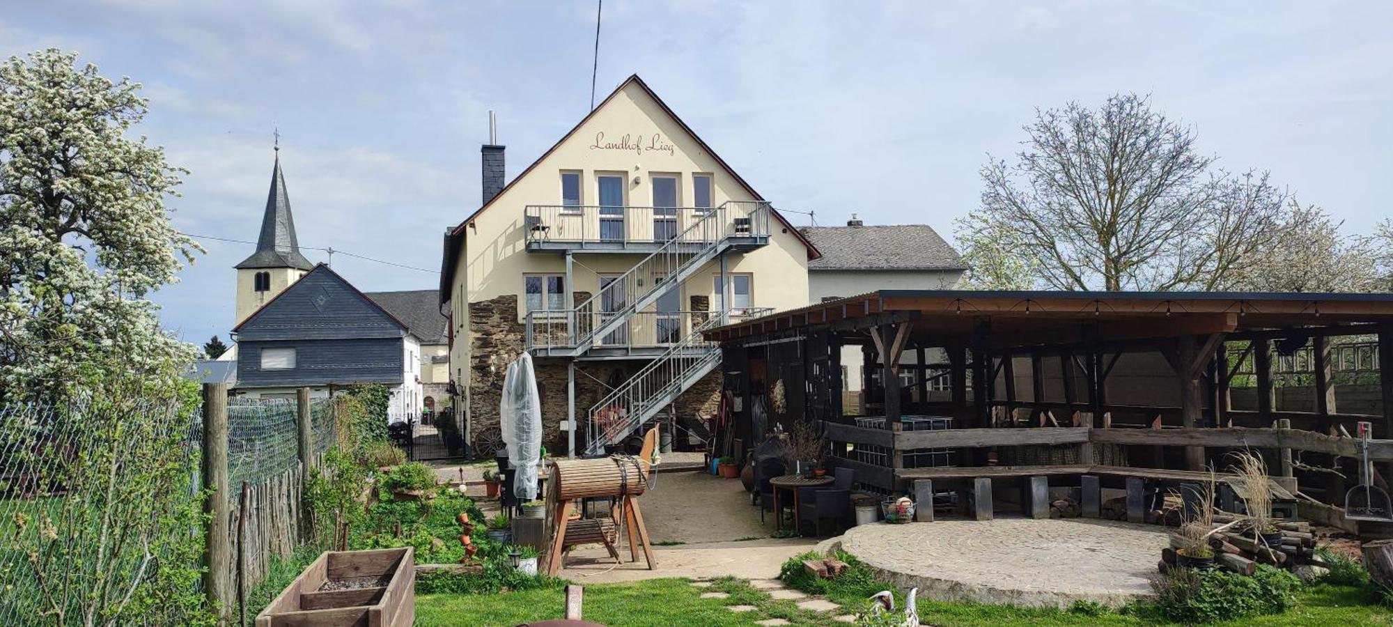 Landhof Lieg - Tierische Auszeit In Unseren Gemuetlichen Ferienwohnungen Zewnętrze zdjęcie